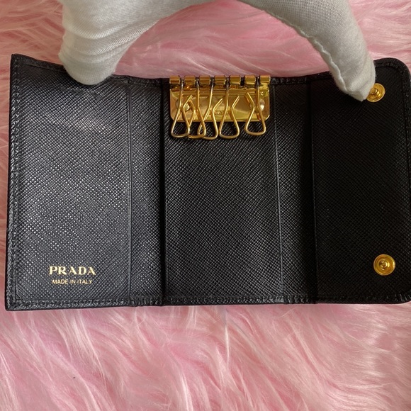 🖤✨ Prada Logo Saffiano Leather Ribbon Key Holder - Picture 9 of 11
